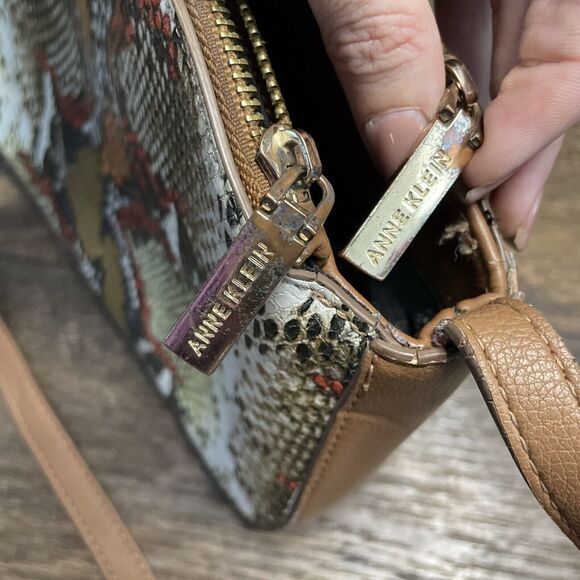 Anne Klein Crossbody Rare Animal / Snake Print - Picture 3 of 8
